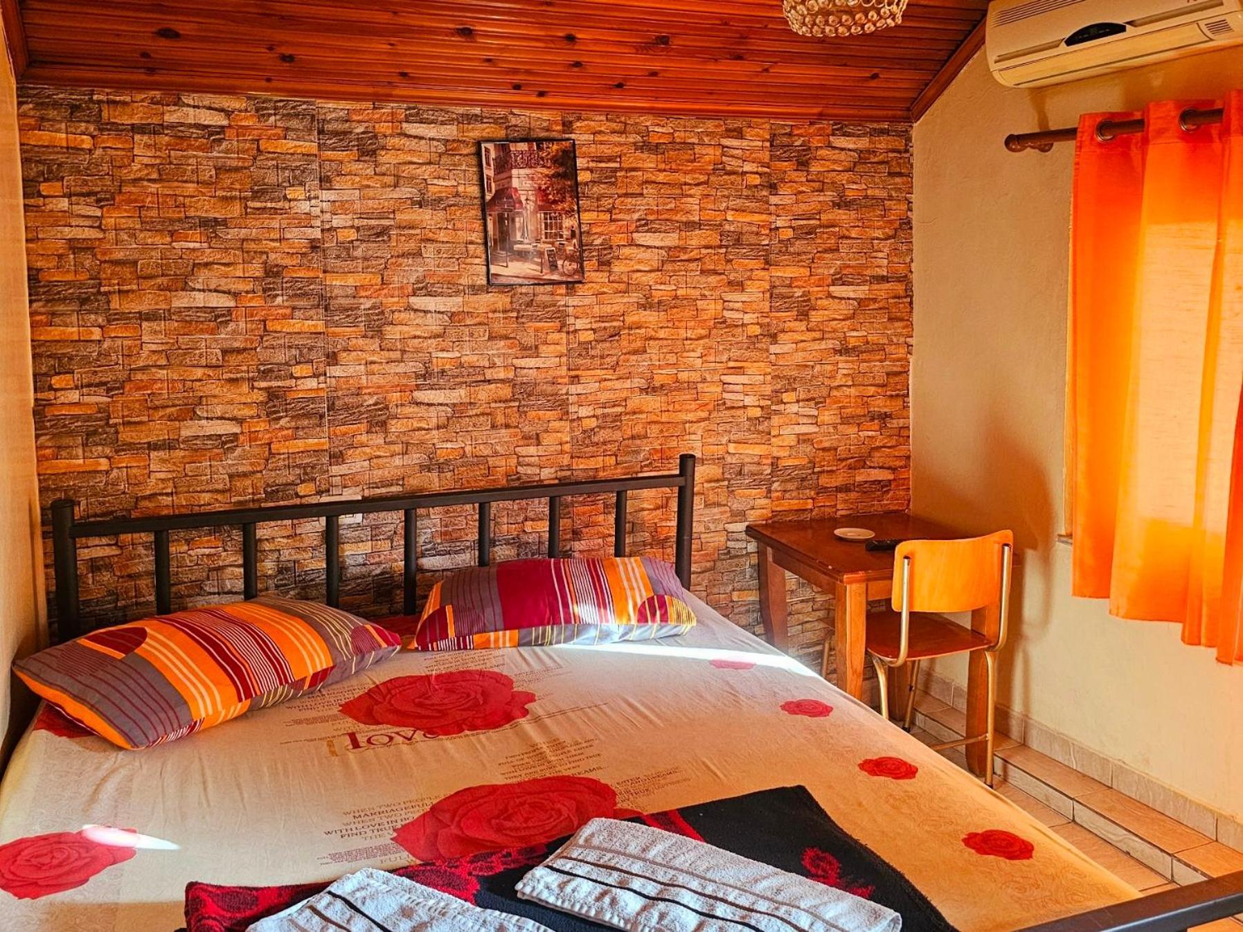 Dafina Hotel Tirana Værelse billede