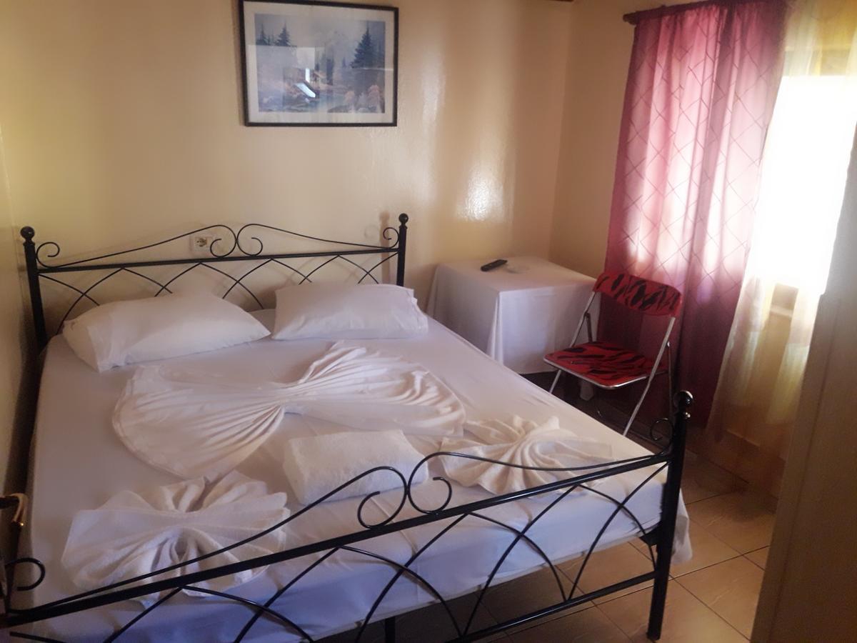 Dafina Hotel Tirana Eksteriør billede